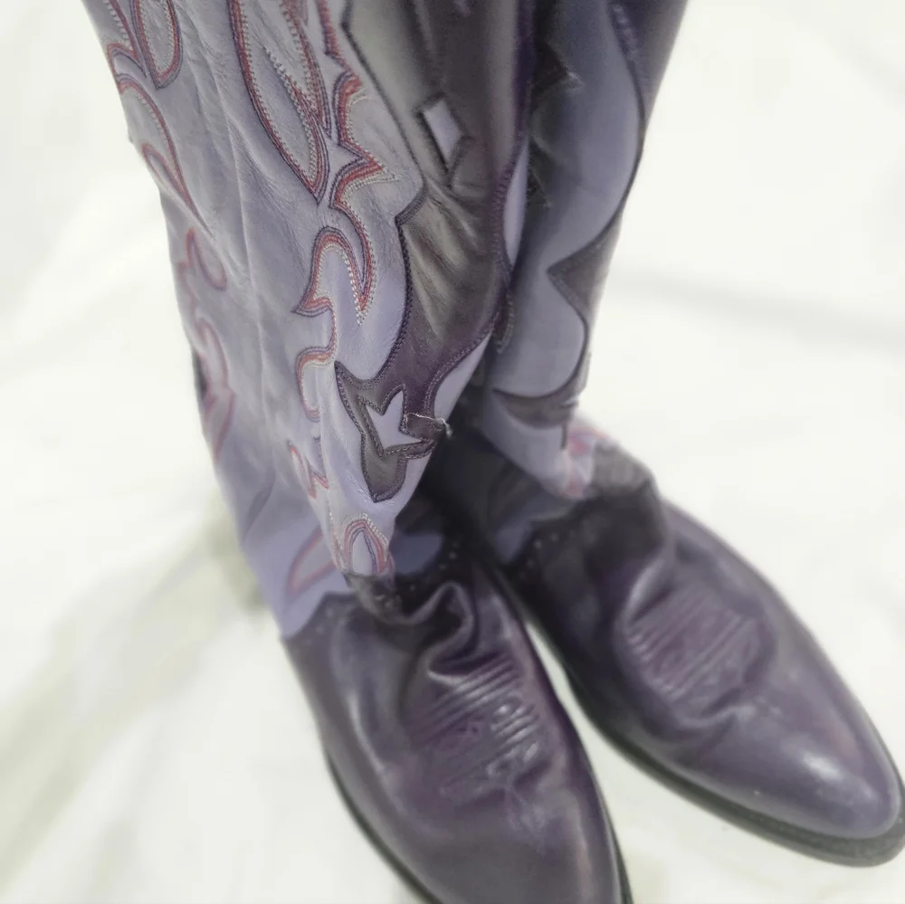 Elegant Purple Heeled Boots - Picture 3 of 7
